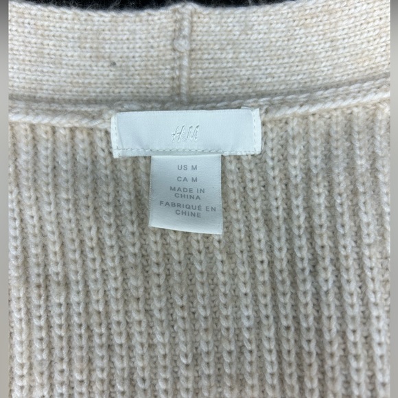 H& M Oversized Sweater - Picture 5 of 5